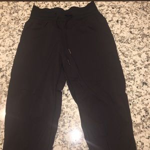 Lululemon Dance studio Crops Size 2